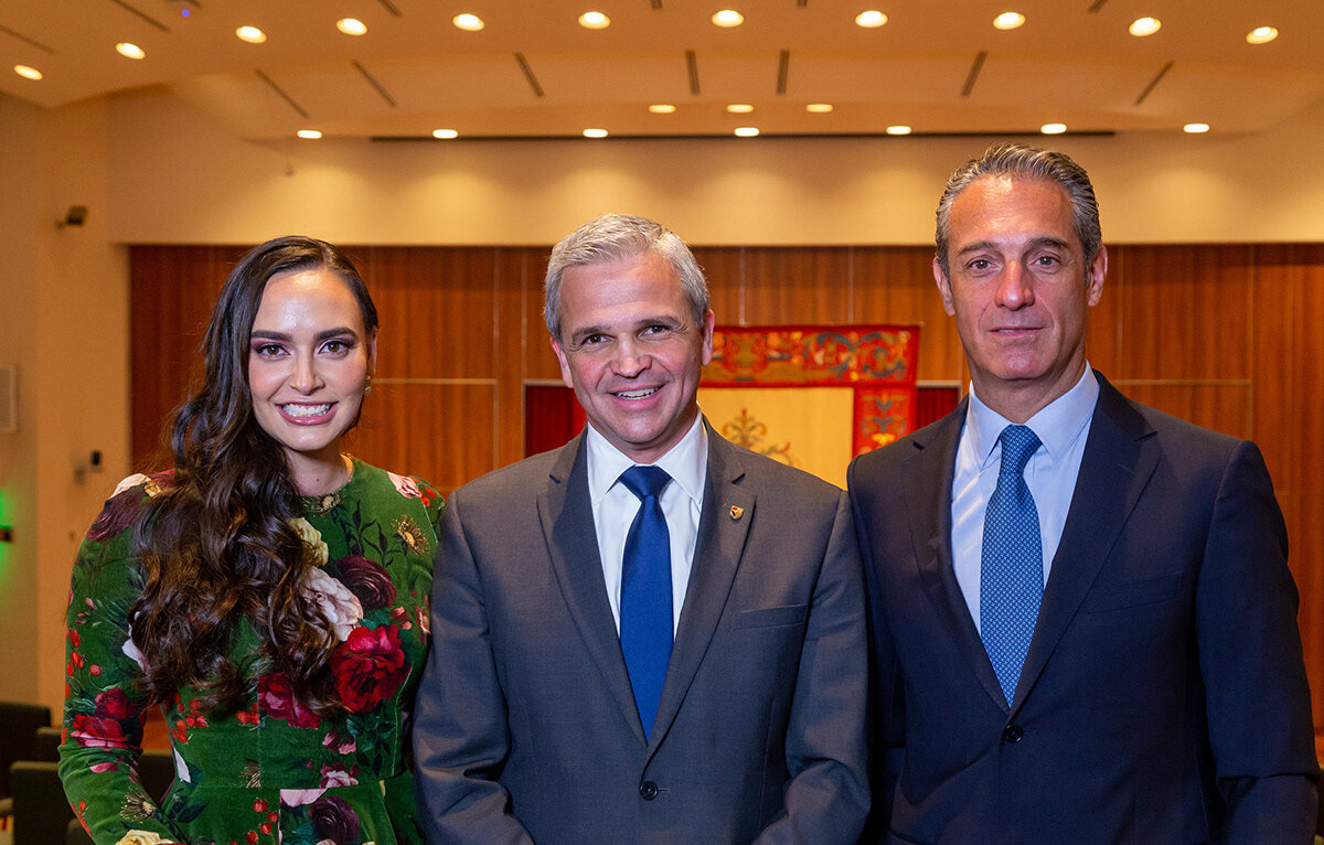 Altagracia Gómez Sierra, Lorenzo Fernández Alonso y Carlos Slim Domit